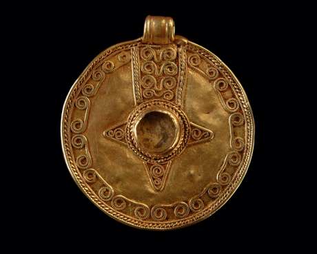 Image of Gold pendant