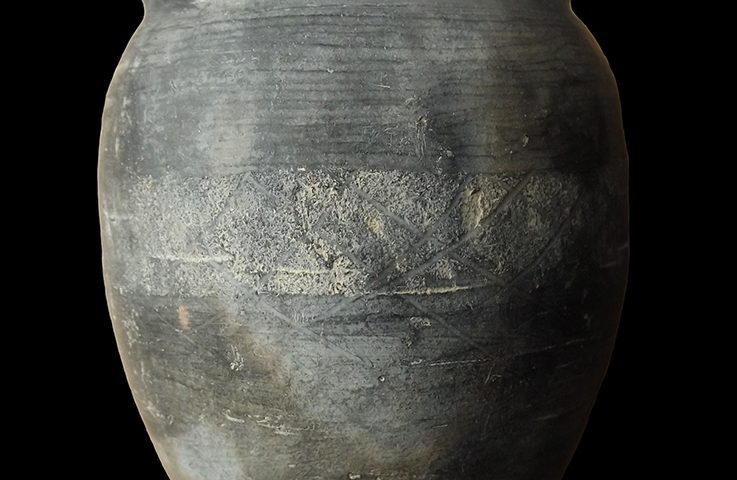 Black burnished ware pot